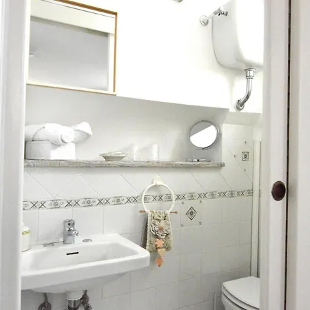 Donna Rosa - Charming House By The Sea بيت للعطل *