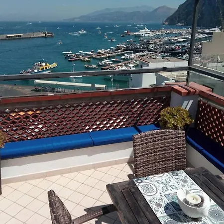 Donna Rosa - Charming House By The Sea Holiday home *