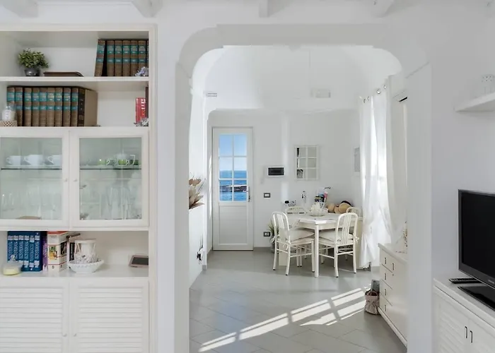 Donna Rosa - Charming House By The Sea Tatil Evi *