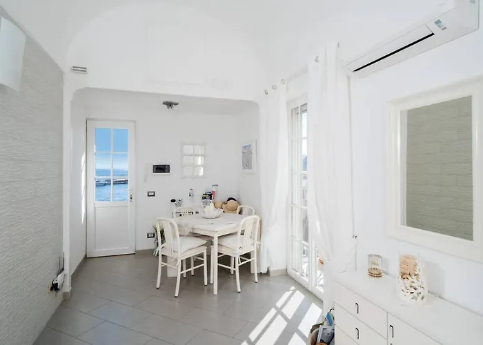 Donna Rosa - Charming House By The Sea *