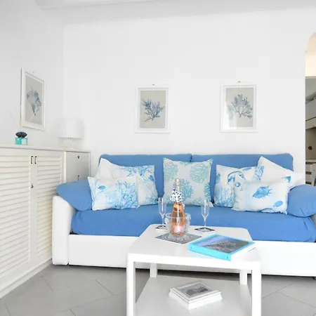 Donna Rosa - Charming House By The Sea Feriehus